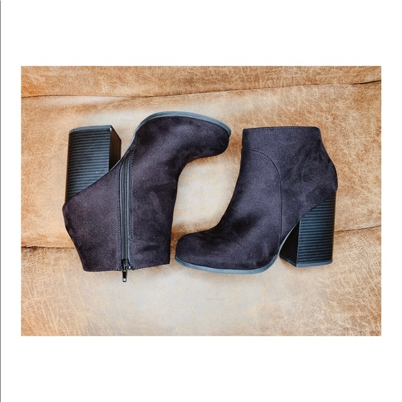 Speed Limit 98 Shoes - Suede Black Heeled Ankle Boots